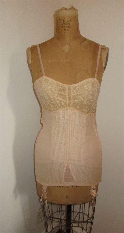 63 Besten Vintage Corsets And Girdles Bilder Auf Pinterest Korsetts