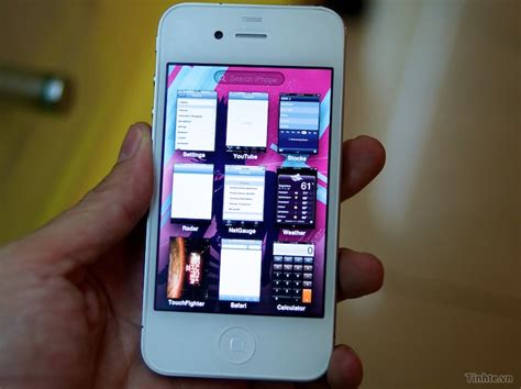 White Iphone 4 Leaked With New Ios Multitasking Ui And New Features
