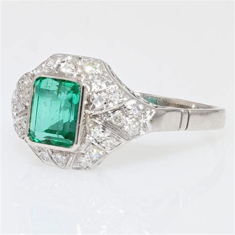 1950s Art Deco Style Emerald Diamonds 18 Karat White Gold Ring Bijouxbaume