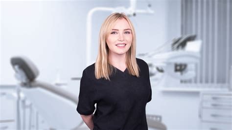 Dr Estelle Crichton Unique Smiles Dental Practice