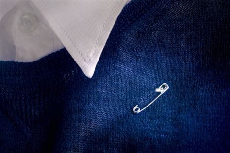 8 Incredible Uses Of Safety Pins — Brilliant Life Hacks