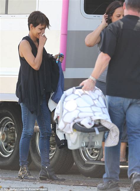 Halle Berry Welcomes Her Son Maceo On Set Of Her New Show Extant Daily Mail Online