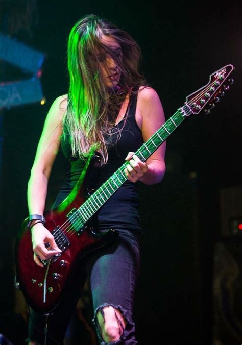 Nikki Stringfield Guitarras Rock Metalico Rockera