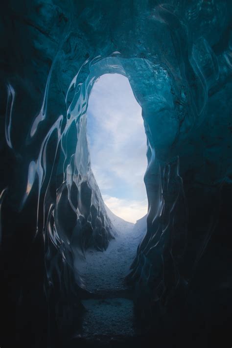 Snow Cave Pictures Download Free Images On Unsplash
