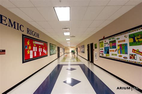 Middle School Hallway Patterned Vct School Hallways Learning Spaces