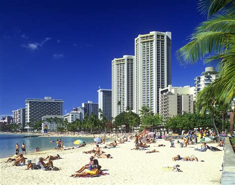Waikiki Beach Honolulu Oahu Hawaii License Image 70117474