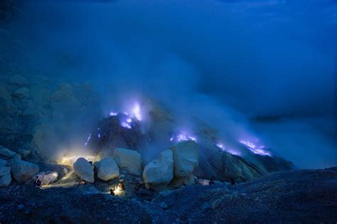 Best Time To See Kawah Ijen Volcano In Java 2024 When To See Rove Me