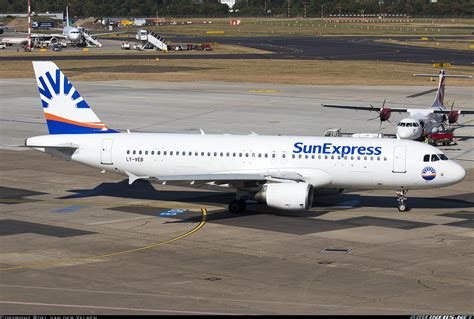Airbus A320 214 Sunexpress Avion Express Aviation Photo 5138381