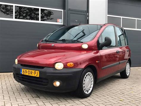 It had two rows of three seats, where its competitors had two across front seating. Fiat Multipla huren? Dat kan nu helaas - TopGear Nederland