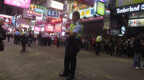 Demonstrationen In Hongkong Gehen Weiter Kofferpacken At