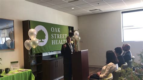 Oak Street Health holds ribbon cutting for new Burton location - YouTube