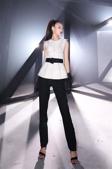 Đường hát thì tuỳ quan điểm mỗi người nhưng đường tình thì phí phương anh đang hạnh phúc lắm nhé! Phí Phương Anh nghĩ gì nếu như bị "đào bới" Facebook sau ...