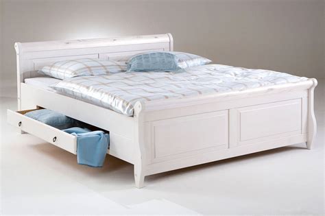 Verkaufe doppelbett 180x200 mit passenden nachtkästchen aus eiche furniert. Bett mit Schubladen 180x200 weiß Holzbett Kiefer massiv Poarta
