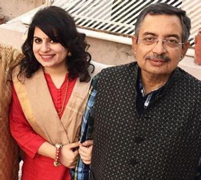 Karan johar and mallika dua talk about trolls, airport looks and beauty apps. Not my battle: Mallika Dua on #MeToo charges against ...