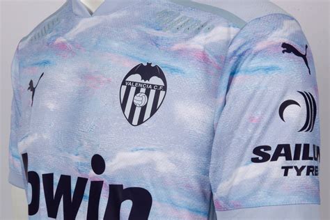 Import the latest dream league soccer kits 2021 & logos, with urls. Valencia 2020-21 Third Kit