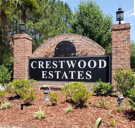 Crestwood Estates Entrance Sign Wayfinding Wayfinding Signs Street Signs