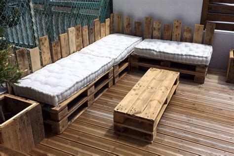 Fabriquer un canapé en palette le matériel pour le diy. canape en bois de palette - Agencement de jardin aux ...
