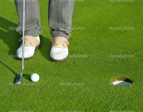 Golf Green Hole Course Man Putting Short Ball — Stock Photo
