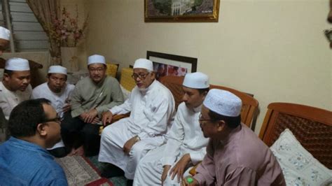 Nik abdul aziz bin nik mat ( jawi : Dr Shafie Abu Bakar: Kembalinya Ke Rahmatullah TG Dato ...