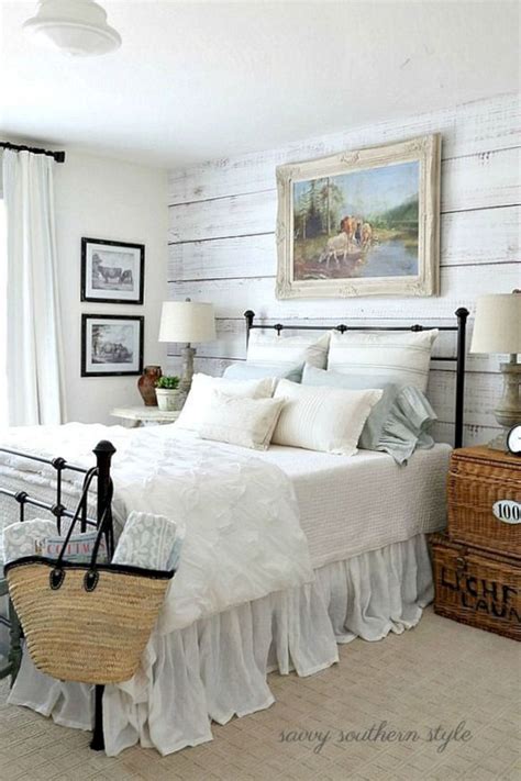 35 Stunning Magnolia Homes Bedroom Design Ideas For Comfortable Sleep