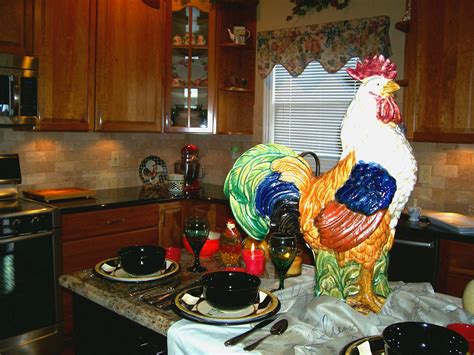 From gadgets to wall decor, you can decorate your kitchen to the other day i treated myself to some new christmas décor from kirklands and it just made my living room even cozier for the holidays for my little family! Eye For Design: Decorating With Roosters For A French ...