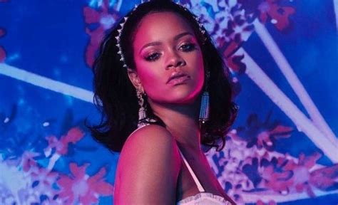 Rihanna Muestra Su Nueva Figura En Desfile De Savage X Fenty