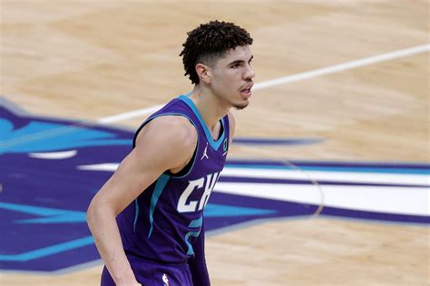 Proves he's #1 pick worthy at rico hines runs! NBA, storica tripla doppia per LaMelo: il commento di ...