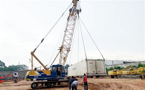 Nama nama alat berat dalam jenis crane ternyata relatif beragam. Rental Crane Crawler | BPM Group - PT.Buana Prima Mulia ...