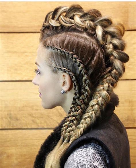 Viking hairstyles famously combine long hair & braids but there are many other lengths & styles associated with these fierce warriors and they are all here! Awesome faux hawk | Viking hair, Viking braids, Hair styles