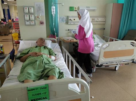 Tunku ismail idris abdul majid abu bakar iskandar ibni sultan ibrahim ismail (jawi: SMK Taman Kluang Barat