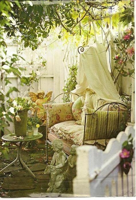 40 Gorgeous Shabby Chic Garden Decor Ideas Shabby Chic Living Room