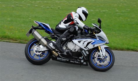 Utilisez notre configurateur en ligne pour composer votre bmw. ABS Pro / Moto BMW
