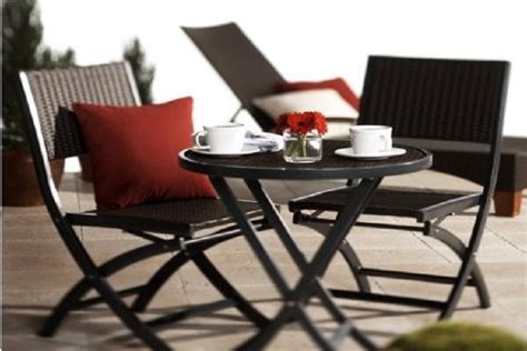 Ideal for a garden, it also works for the beach. Great Patio Furniture Sets under 300 Dollars in 2020 ...