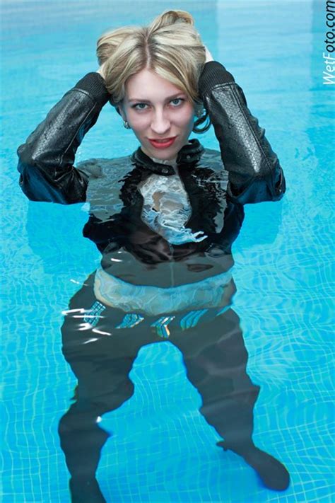 Wetlook By Blonde Girl In Leather Jacket Leggings And Shoes In Pool Wetfoto Com