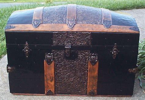 650 Restored Antique Trunks For Sale Dome Tops Humpbacks