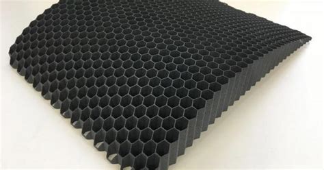 Em is a girls name. HexPEKK EM, le nouveau matériau composite de Hexcel