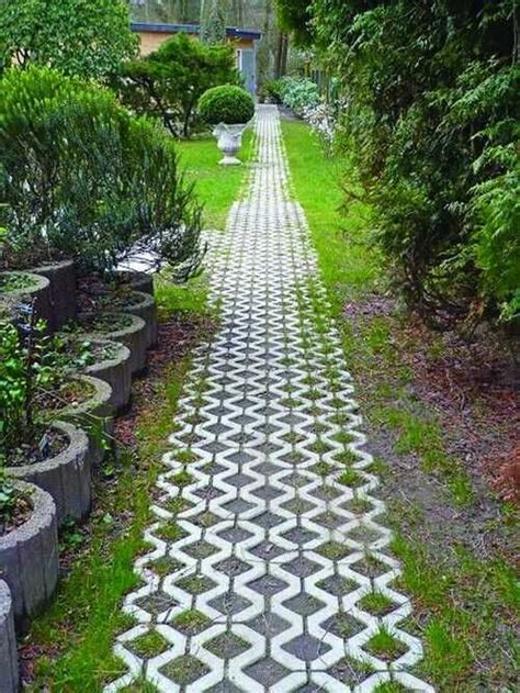40 Simply Amazing Walkway Ideas For Your Yard Gardenholic Backyard Walkway Outdoor Walkway