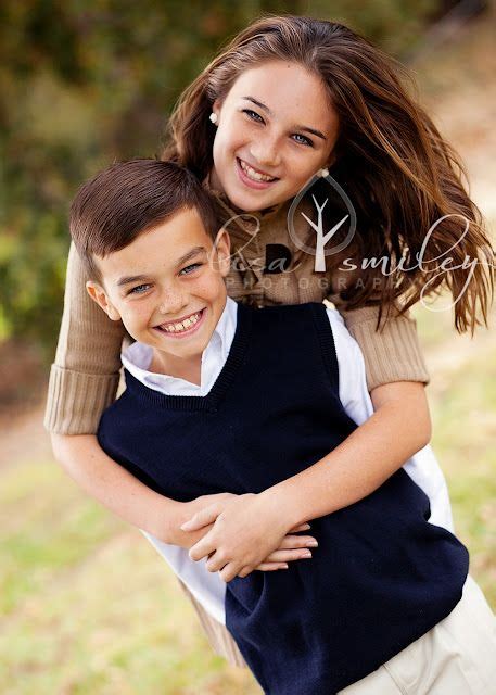 Older Sibling Photography Poses Teenage Sibling Photo Ideas Sister