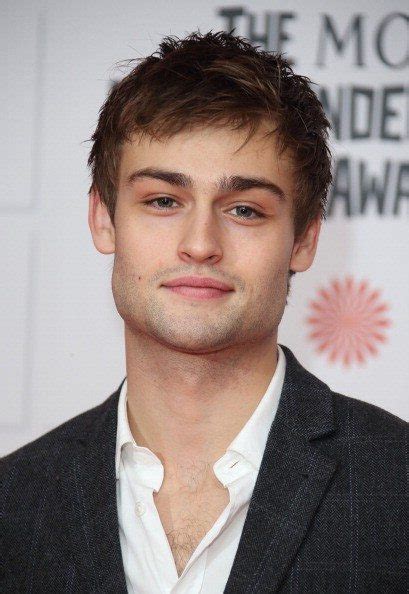 Scoop Douglas Booth Wants To Be Just Friends With Taylor