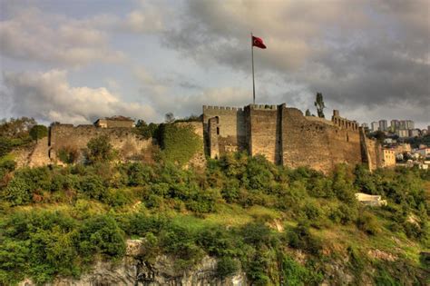 Trabzon (formerly trebizond) is in the eastern karadeniz region of turkey. Trabzon Kalesi