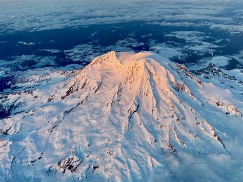 A Nice Shot Of Mt Rainier I Took From A Plane Oc 4032 × 3024 R