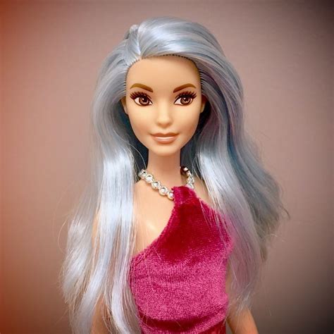pin de olga vasilevskay em barbie fashionistas Сolor hair