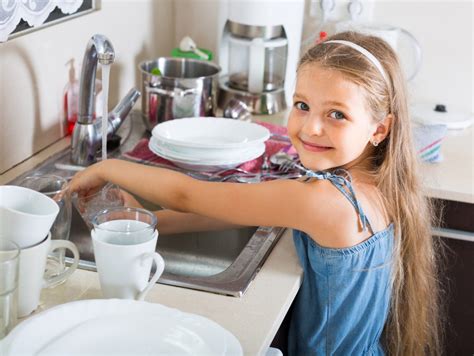 This Chart Shows What Kitchen Chores Kids Can Do Based On Their Age