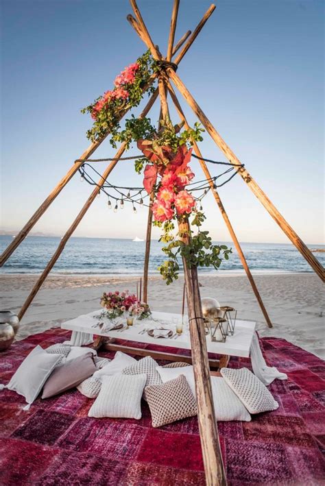 How To Create A Picture Perfect Picnic For Spring Hunker In 2020 Beach Picnic Romantic