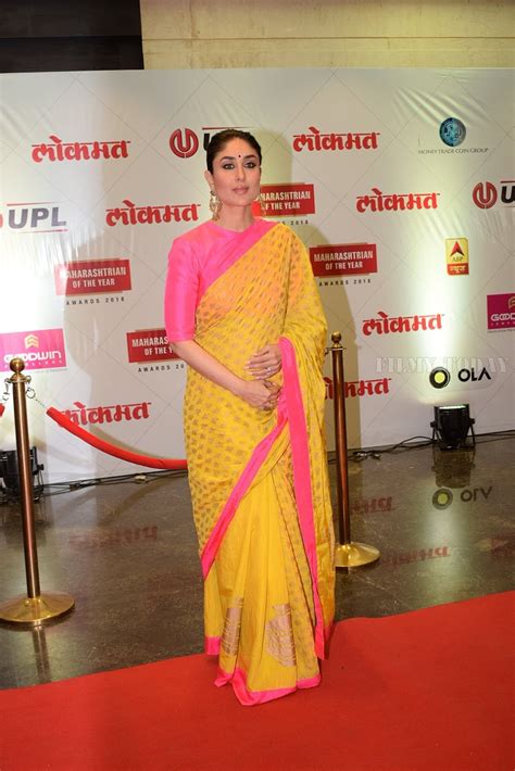 Kareena Kapoor Photos In Yellow Saree At Lokmat Maharastrian Of The Year Awards 2018 Hollywood