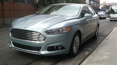 Ford Fusion Hybrid Looks Like An Aston Martin And Isnt Boring To Drive