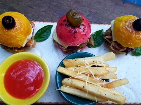 Rise Of Colourful Burgers Is The Latest Food Trend To Take Over Mumbai