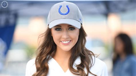 Cheerleader Of The Week Lauren S Lids Photoshoot