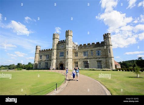 Leeds Castle Stock Photo Alamy