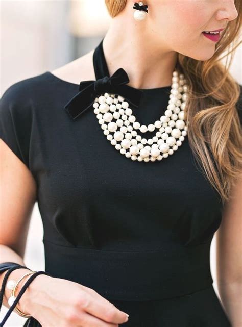 How To Wear A Pearl Necklace Ideas Fashion Pearl Necklace